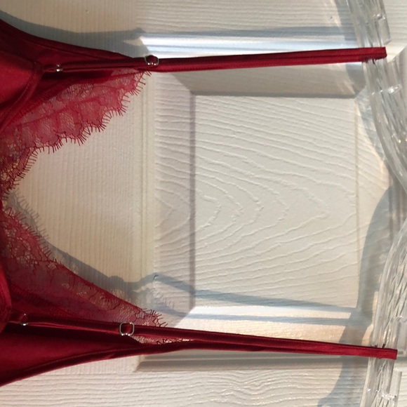 Victoria’s Secret Camisole Top Red/Red Lace NWT - Picture 10 of 10